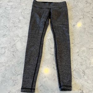 Lululemon wunder under pants in black and gray herringbone fabric size 8